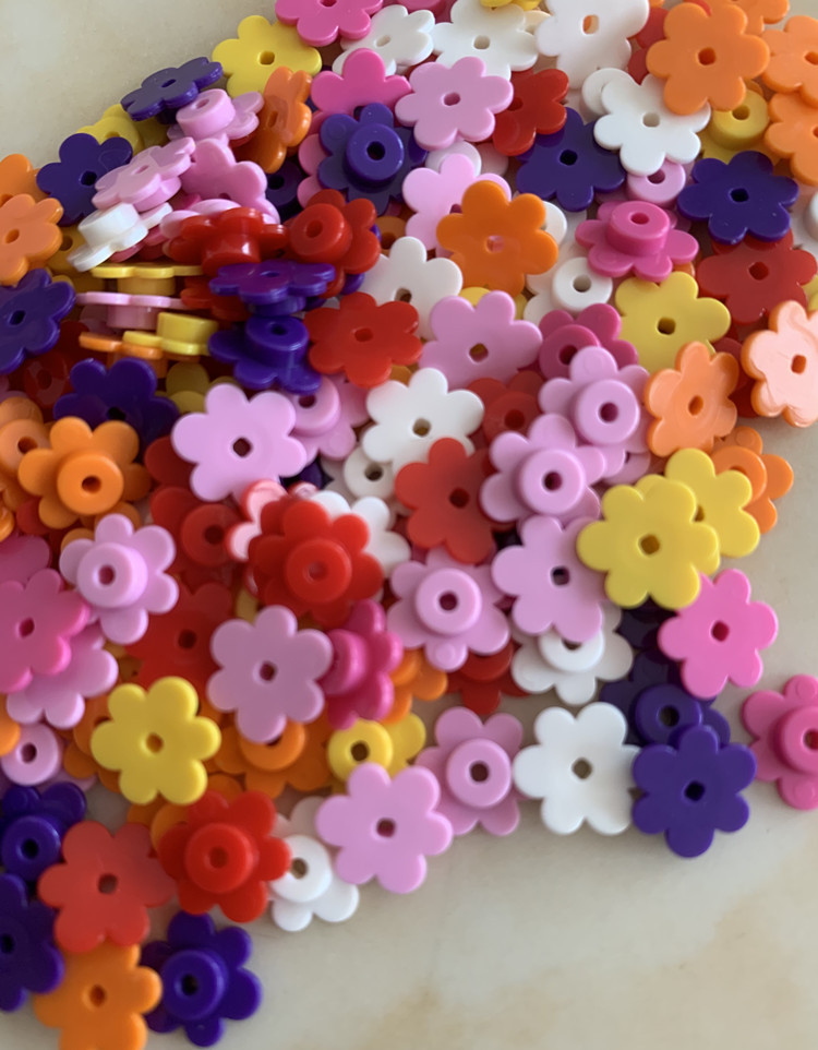 500-1000pcs Small Flower 3742  - مراجعة Model Kit Brand وسعره