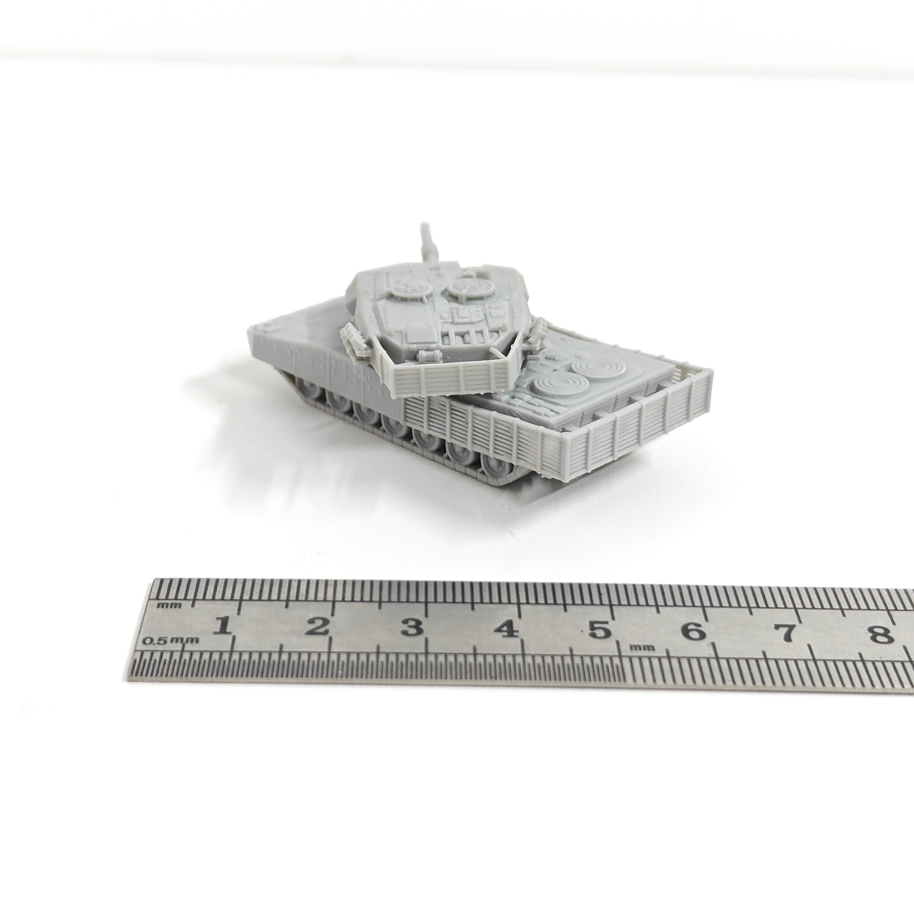 1/144 Scale Leopard Evolution  - مراجعة Model Kit Tank وسعره