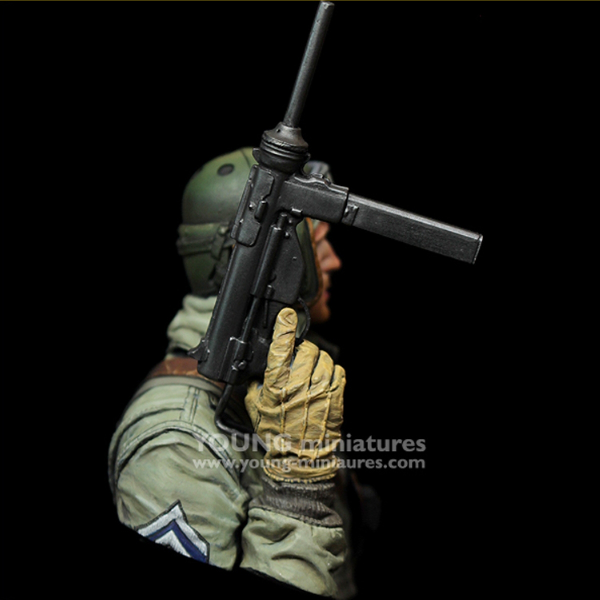 1/10 resin soldier model GK -  - مراجعة Model Kit Reshiram وسعره