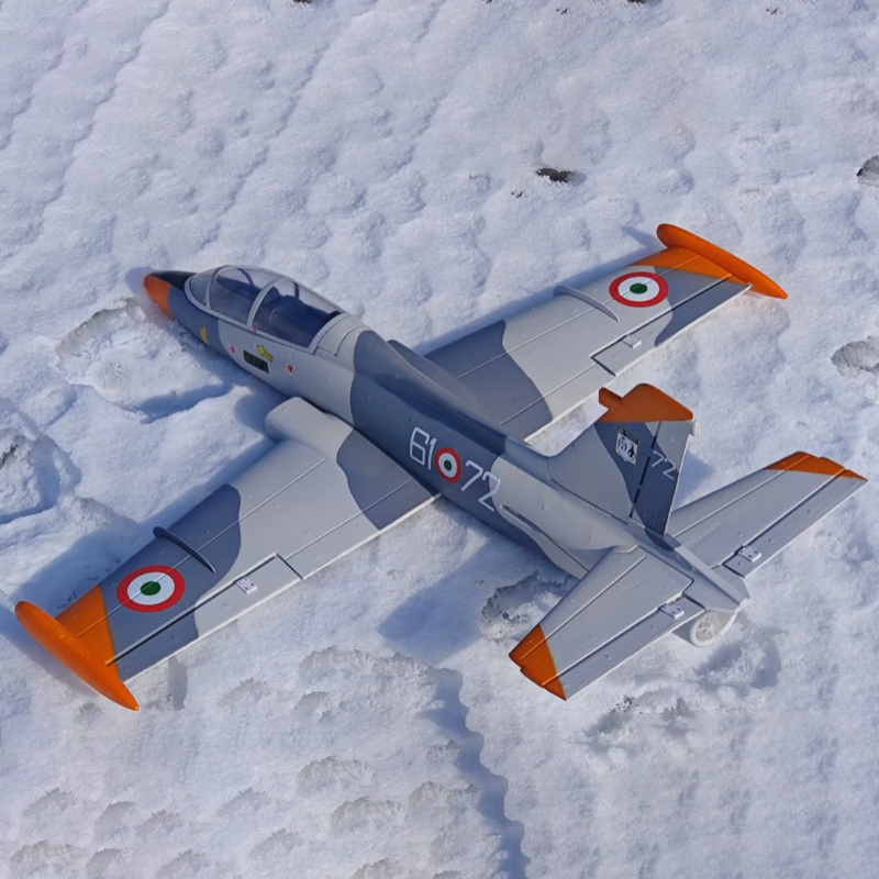 Remote-controlled Aircraft Mod - مراجعة Model Kit Expert وسعره