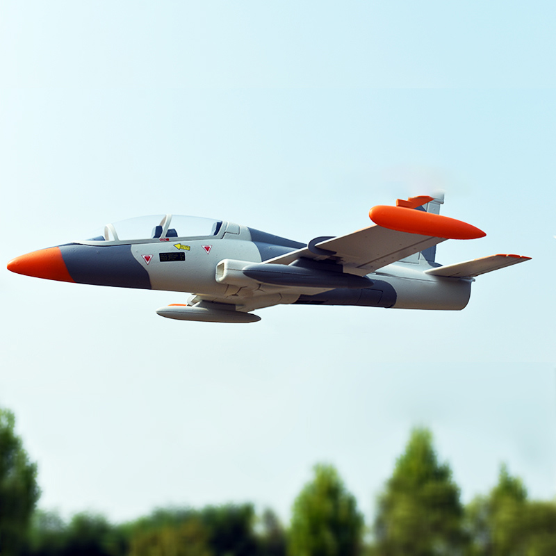Remote-controlled Aircraft Mod - مراجعة Model Kit Expert وسعره